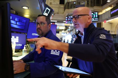 tagreuters.com2025binary_LYNXMPEL7R0J8-VIEWIMAGE