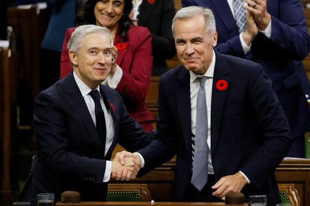 tagreuters.com2025binary_LYNXMPELA40LJ-VIEWIMAGE