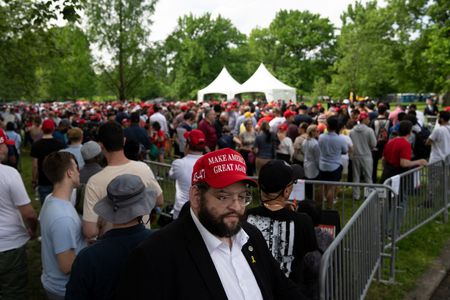 tagreuters.com2024binary_LYNXMPEK4M0WQ-VIEWIMAGE