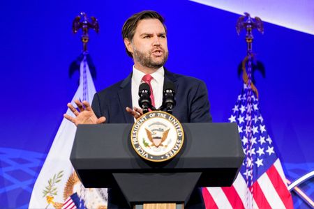 tagreuters.com2025binary_LYNXMPEL2H13P-VIEWIMAGE