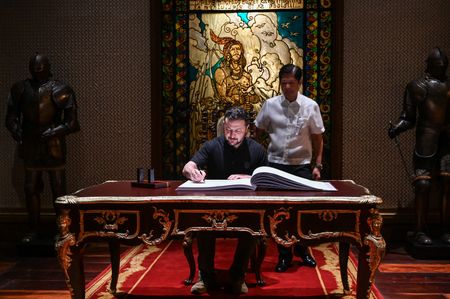 tagreuters.com2024binary_LYNXMPEK5203D-VIEWIMAGE