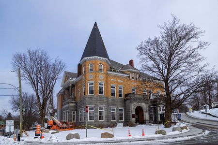 tagreuters.com2025binary_LYNXMPEL2K0R1-VIEWIMAGE