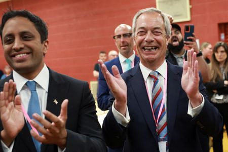 tagreuters.com2025binary_LYNXMPEL4107D-VIEWIMAGE