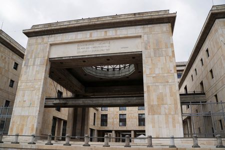 tagreuters.com2025binary_LYNXMPEL4616L-VIEWIMAGE