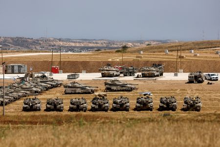 tagreuters.com2025binary_LYNXMPEL4C12A-VIEWIMAGE