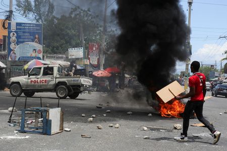 tagreuters.com2025binary_LYNXMPEL4M026-VIEWIMAGE