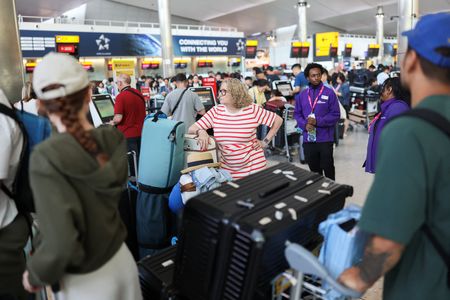 tagreuters.com2025binary_LYNXMPEL6T10B-VIEWIMAGE