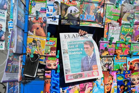 tagreuters.com2025binary_LYNXMPEL7H0Y9-VIEWIMAGE