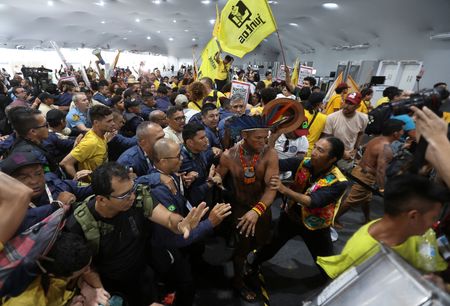 tagreuters.com2025binary_LYNXMPELAA17A-VIEWIMAGE