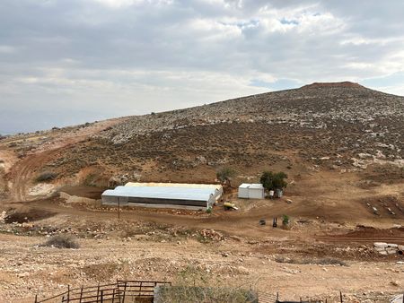 tagreuters.com2025binary_LYNXNPEL240GZ-VIEWIMAGE