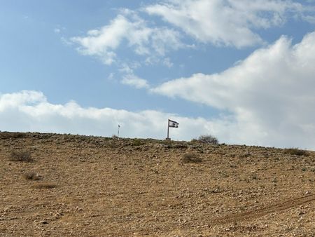 tagreuters.com2025binary_LYNXNPEL240H0-VIEWIMAGE