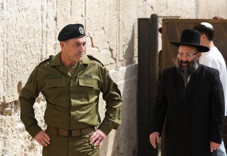 tagreuters.com2025binary_LYNXNPEL240HH-VIEWIMAGE