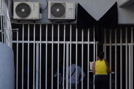 tagreuters.com2025binary_LYNXNPEL250TU-VIEWIMAGE