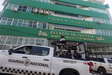 tagreuters.com2025binary_LYNXNPEL250TW-VIEWIMAGE