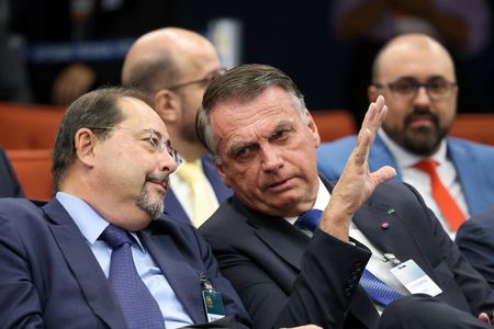 tagreuters.com2025binary_LYNXNPEL2O0LJ-VIEWIMAGE