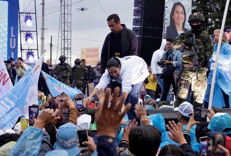 tagreuters.com2025binary_LYNXNPEL3900Y-VIEWIMAGE