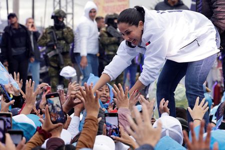 tagreuters.com2025binary_LYNXNPEL3902G-VIEWIMAGE