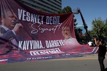 tagreuters.com2025binary_LYNXNPEL8D09G-VIEWIMAGE