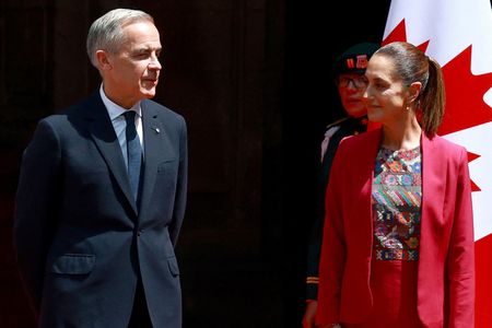 tagreuters.com2025binary_LYNXNPEL8H171-VIEWIMAGE