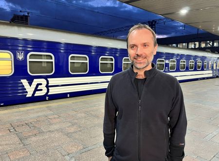 tagreuters.com2025binary_LYNXNPEL8M06Q-VIEWIMAGE