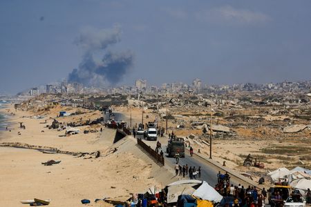 tagreuters.com2025binary_LYNXNPEL8R05C-VIEWIMAGE