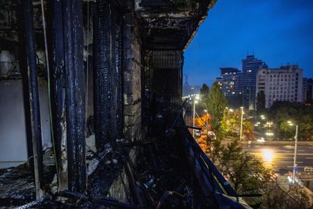 tagreuters.com2025binary_LYNXNPEL9906K-VIEWIMAGE